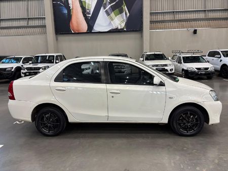 2013-Toyota-Etios-15-Xi_1