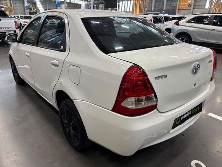 2013-Toyota-Etios-15-Xi_4