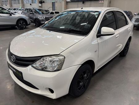 2013-Toyota-Etios-15-Xi_6