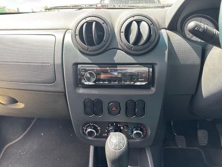 2019-Nissan-NP200-16-AC-Safety-Pack_16