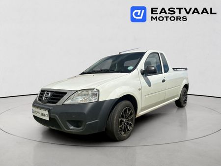 2019-Nissan-NP200-16-AC-Safety-Pack_2