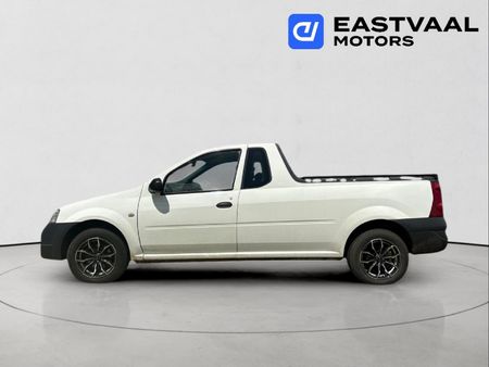 2019-Nissan-NP200-16-AC-Safety-Pack_3