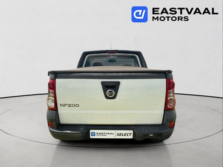 2019-Nissan-NP200-16-AC-Safety-Pack_5