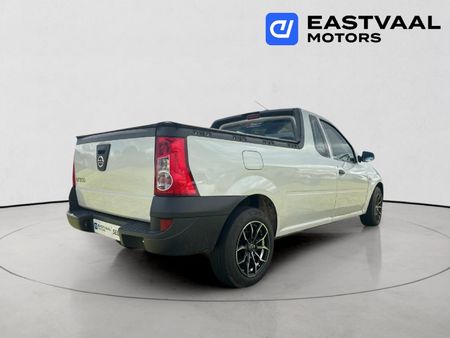 2019-Nissan-NP200-16-AC-Safety-Pack_6