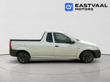 2019-Nissan-NP200-16-AC-Safety-Pack_7
