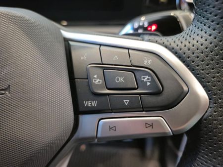 2025-Volkswagen-Tiguan-14TSI-R-Line_11