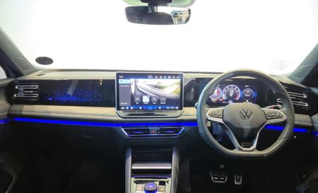 2025-Volkswagen-Tiguan-14TSI-R-Line_14