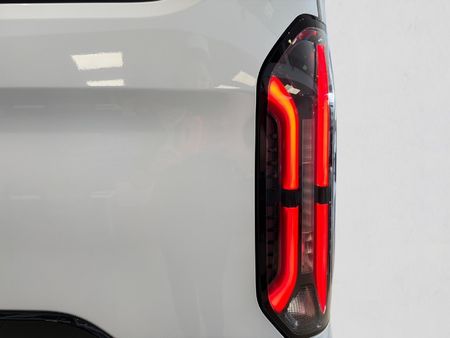 2026-Ford-Tourneo-Custom-20D-Titanium-X-Auto_11