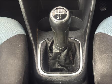 2013-Volkswagen-Polo-12-TDI-Bluemotion-5-dr_11