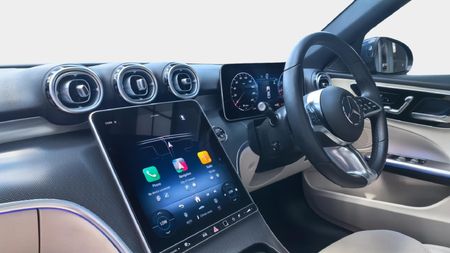 2025-Mercedes-Benz-C-Class-C-200-Auto_10