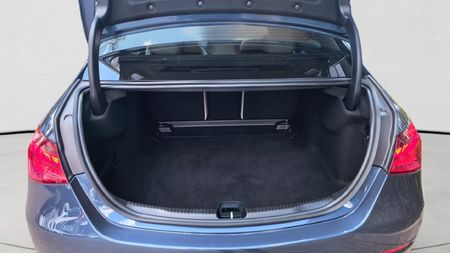 2025-Mercedes-Benz-C-Class-C-200-Auto_15