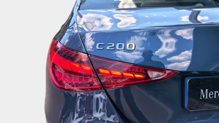 2025-Mercedes-Benz-C-Class-C-200-Auto_18