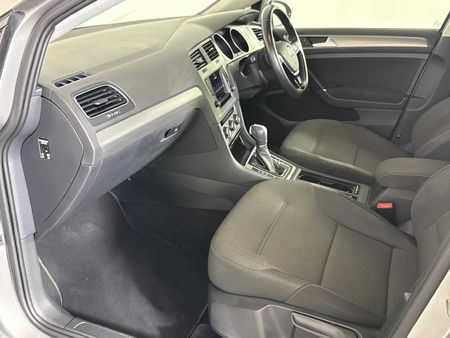 2016-Volkswagen-Golf-VII-14-TSI-Comfortline-Auto_9