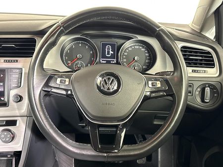 2016-Volkswagen-Golf-VII-14-TSI-Comfortline-Auto_13