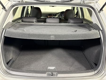 2016-Volkswagen-Golf-VII-14-TSI-Comfortline-Auto_15