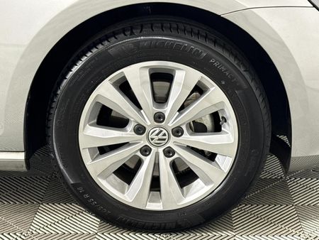 2016-Volkswagen-Golf-VII-14-TSI-Comfortline-Auto_17