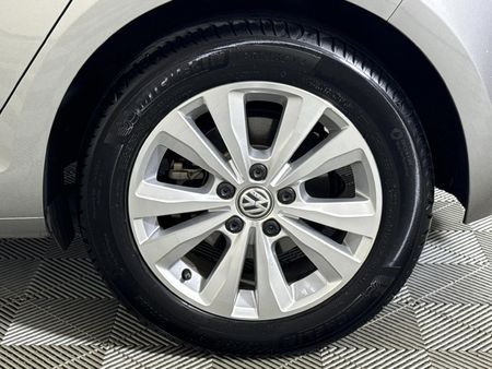 2016-Volkswagen-Golf-VII-14-TSI-Comfortline-Auto_18