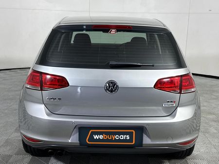2016-Volkswagen-Golf-VII-14-TSI-Comfortline-Auto_4