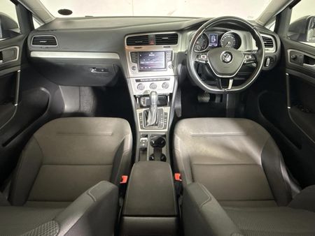 2016-Volkswagen-Golf-VII-14-TSI-Comfortline-Auto_6