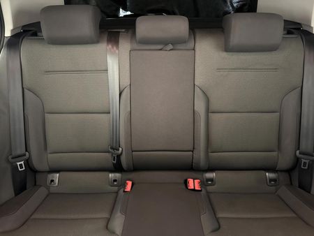 2016-Volkswagen-Golf-VII-14-TSI-Comfortline-Auto_8