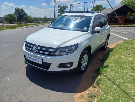 2014-Volkswagen-Tiguan-2OTDI_0