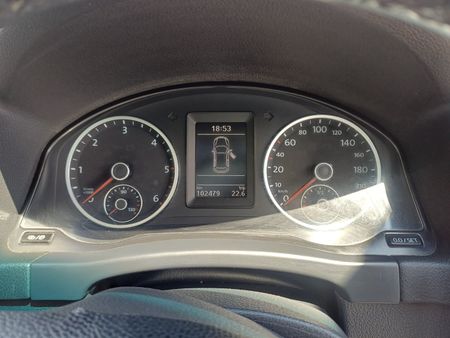 2014-Volkswagen-Tiguan-2OTDI_13