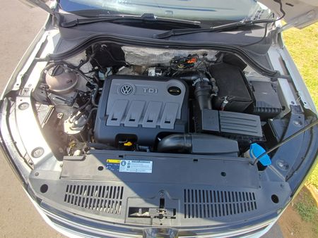 2014-Volkswagen-Tiguan-2OTDI_17