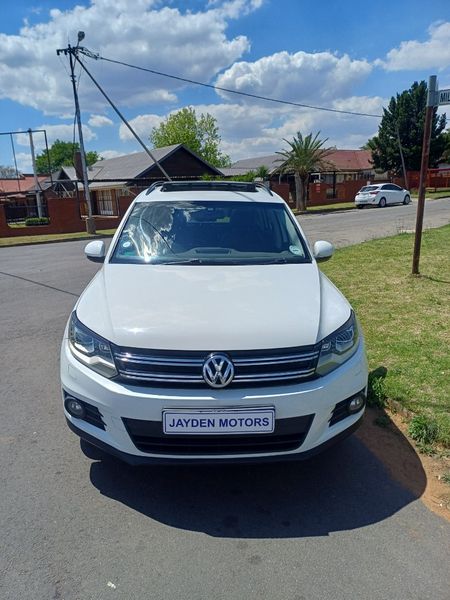 2014-Volkswagen-Tiguan-2OTDI_1