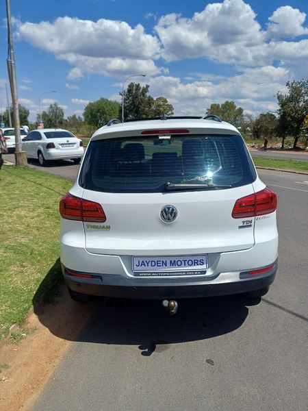 2014-Volkswagen-Tiguan-2OTDI_3