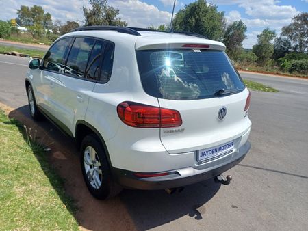 2014-Volkswagen-Tiguan-2OTDI_4