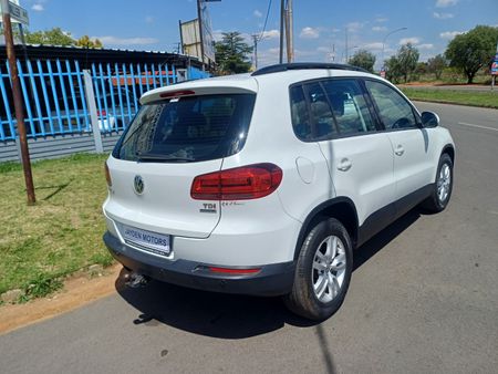 2014-Volkswagen-Tiguan-2OTDI_5