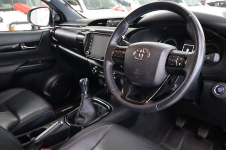 2020-Toyota-Hilux-28-GD-6-Raised-Body-Raider-Double-Cab_9