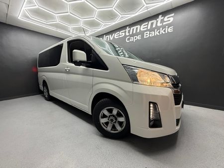 2019-Toyota-Quantum-28-GL-11-seat_0