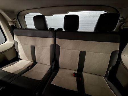 2019-Toyota-Quantum-28-GL-11-seat_11