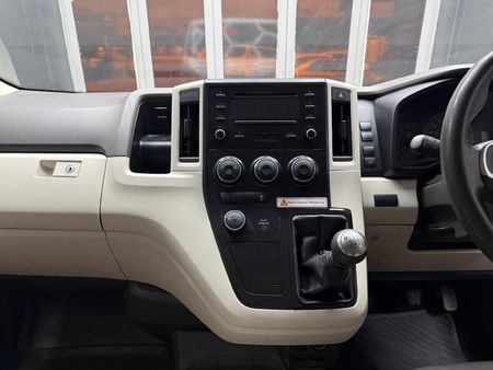 2019-Toyota-Quantum-28-GL-11-seat_14