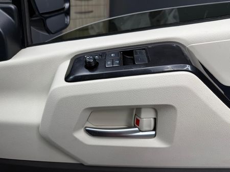 2019-Toyota-Quantum-28-GL-11-seat_19