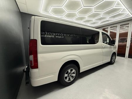 2019-Toyota-Quantum-28-GL-11-seat_2