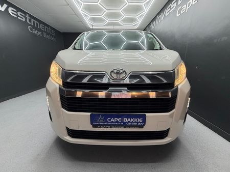 2019-Toyota-Quantum-28-GL-11-seat_7