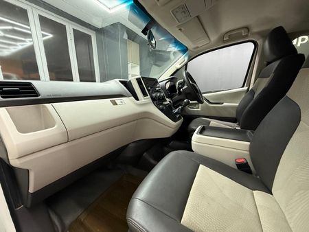 2019-Toyota-Quantum-28-GL-11-seat_8