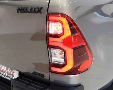 2025-Toyota-Hilux-28-GD-6-RB-Legend-55-4x4-Auto-Double-Cab_10