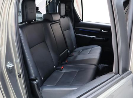 2025-Toyota-Hilux-28-GD-6-RB-Legend-55-4x4-Auto-Double-Cab_28