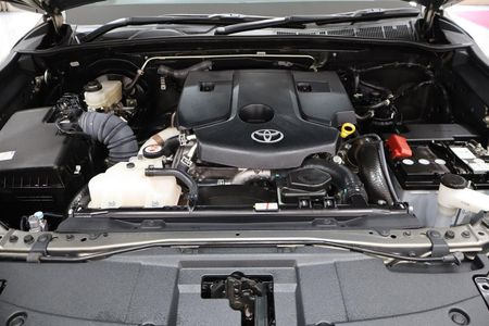2025-Toyota-Hilux-28-GD-6-RB-Legend-55-4x4-Auto-Double-Cab_30