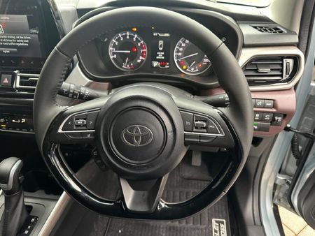 2026-Toyota-Starlet-Cross-15XR-Auto_16