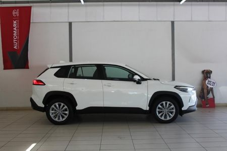 2026-Toyota-Corolla-Cross-18-XI_10