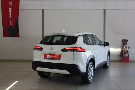 2026-Toyota-Corolla-Cross-18-XI_11