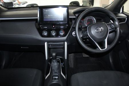 2026-Toyota-Corolla-Cross-18-XI_4