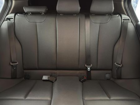 2017-BMW-1-Series-120i-5-dr-Auto_8