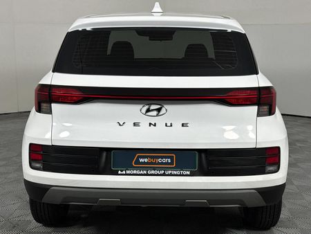 2022-Hyundai-Venue-12-Motion_4