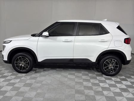 2022-Hyundai-Venue-12-Motion_5