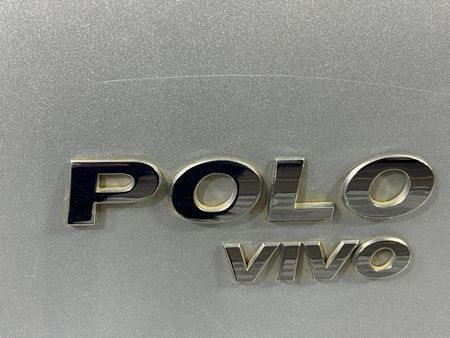 2011-Volkswagen-Polo-Vivo-14-Blueline-5-dr_12